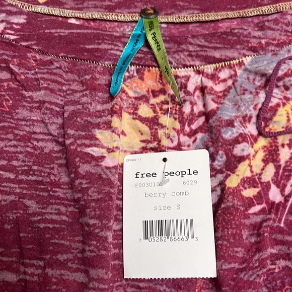 NWT Free People long sleeve tee. Size small - Picture 3 of 4